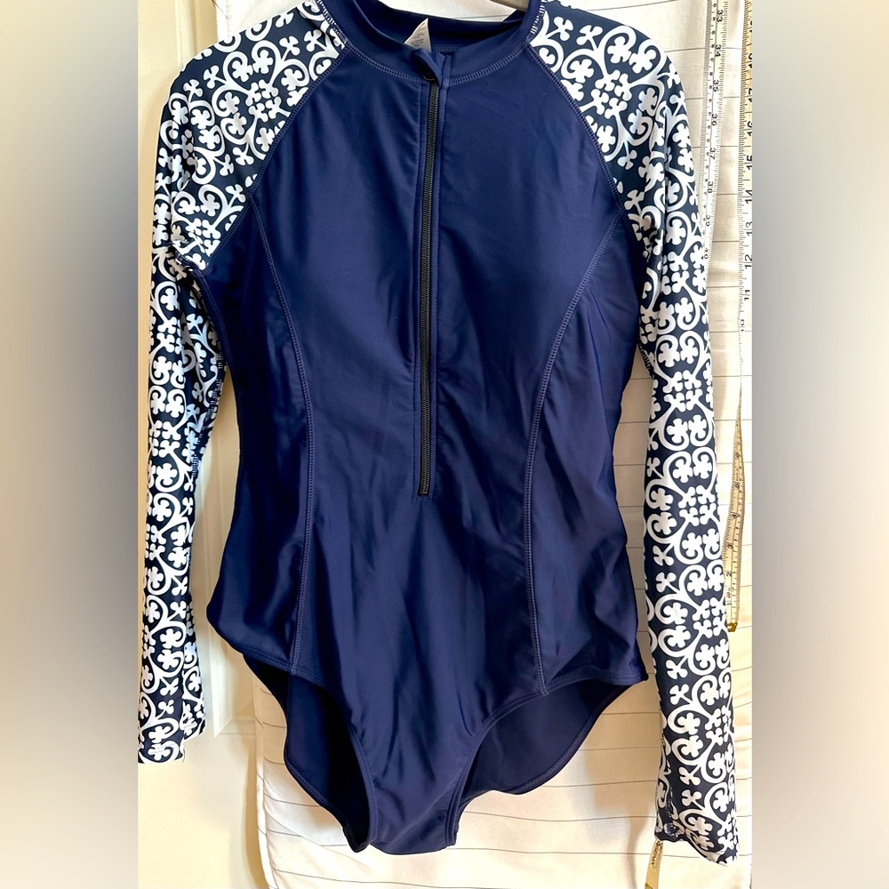 Swimsuit Long Sleeve Rash Guard Long
Sleeves SPF 50+ Size Large